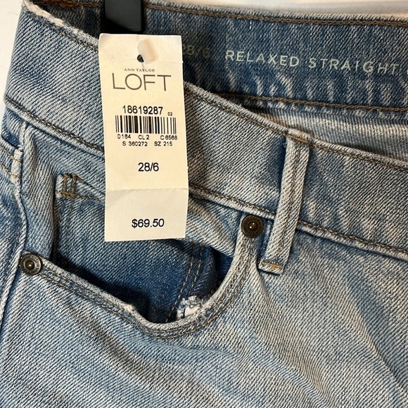 NWT | Womens | LOFT Relaxed Straight Cropped jeans | 28/6 | Light blue - Picture 3 of 9
